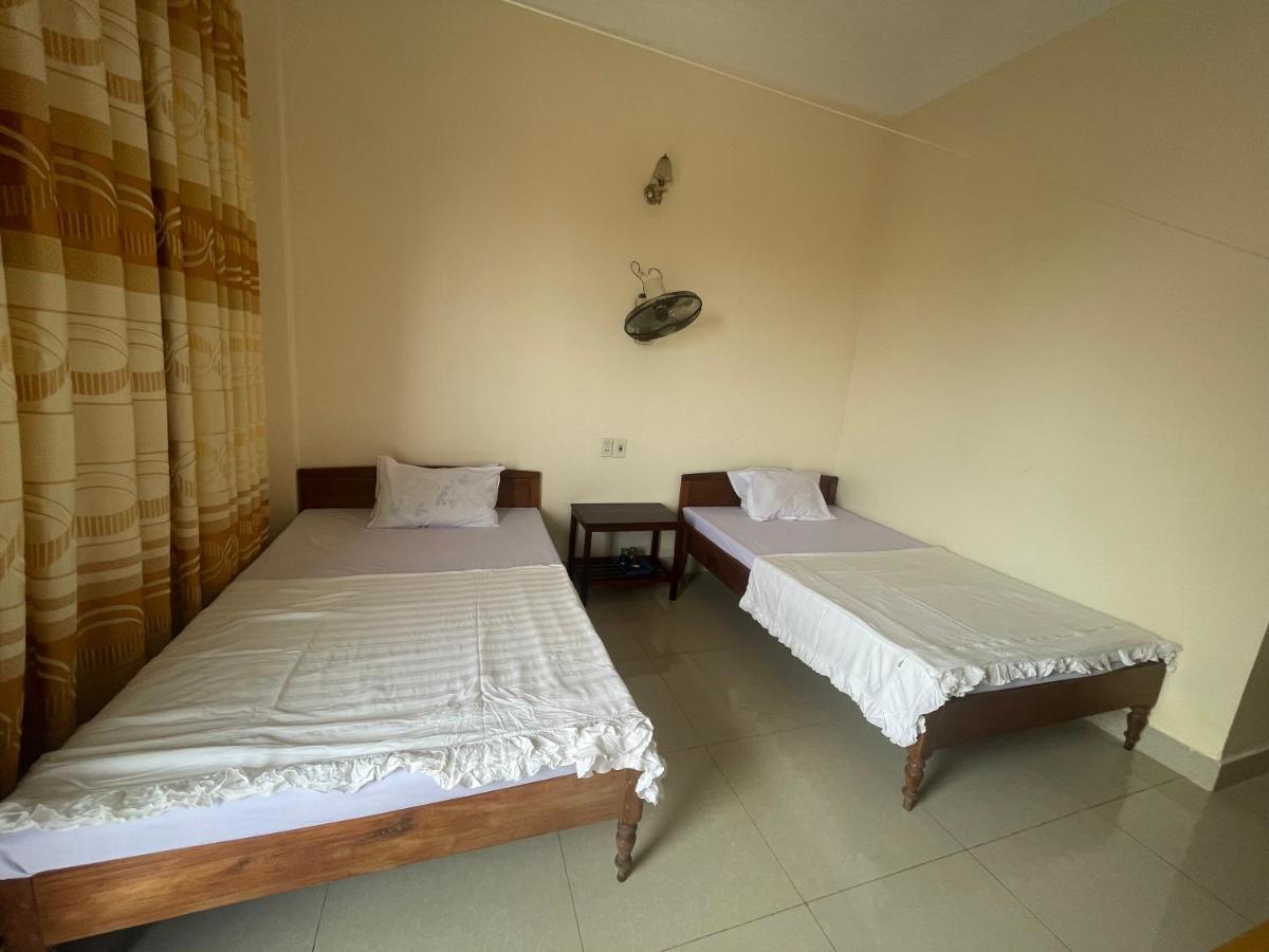 Lam Dao House Bed & Breakfast Донг Хой Екстериор снимка