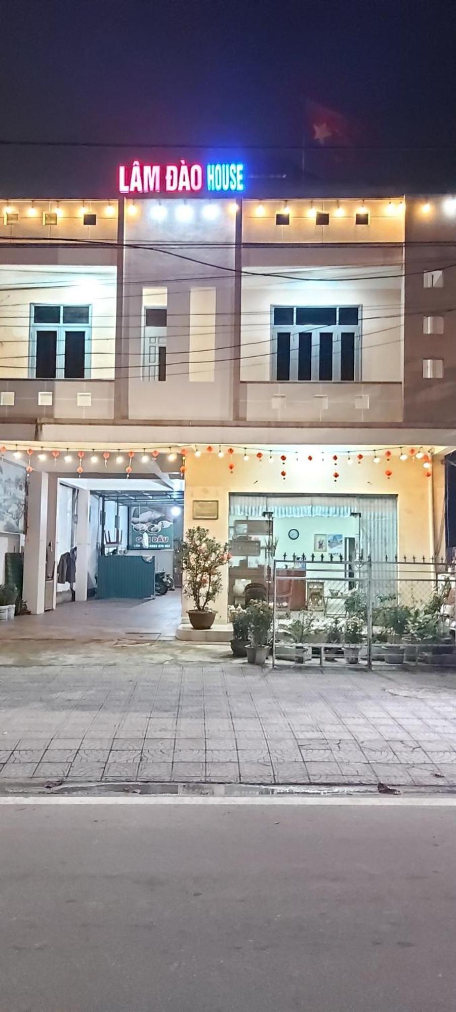 Lam Dao House Bed & Breakfast Донг Хой Екстериор снимка